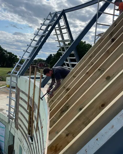 I bloody love my job 🔨 ❤️  #carpenter #carpentry #woodwork #construction #roof #