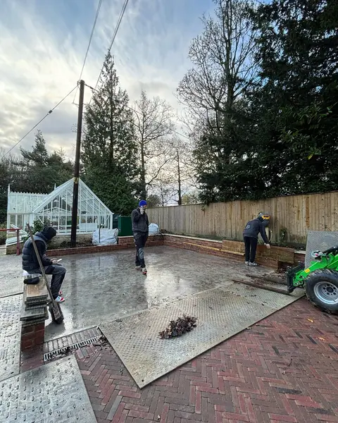 Oak frame this week with the boys 😍😍  • • • • •  #oakframe #oak #carpentry #timb